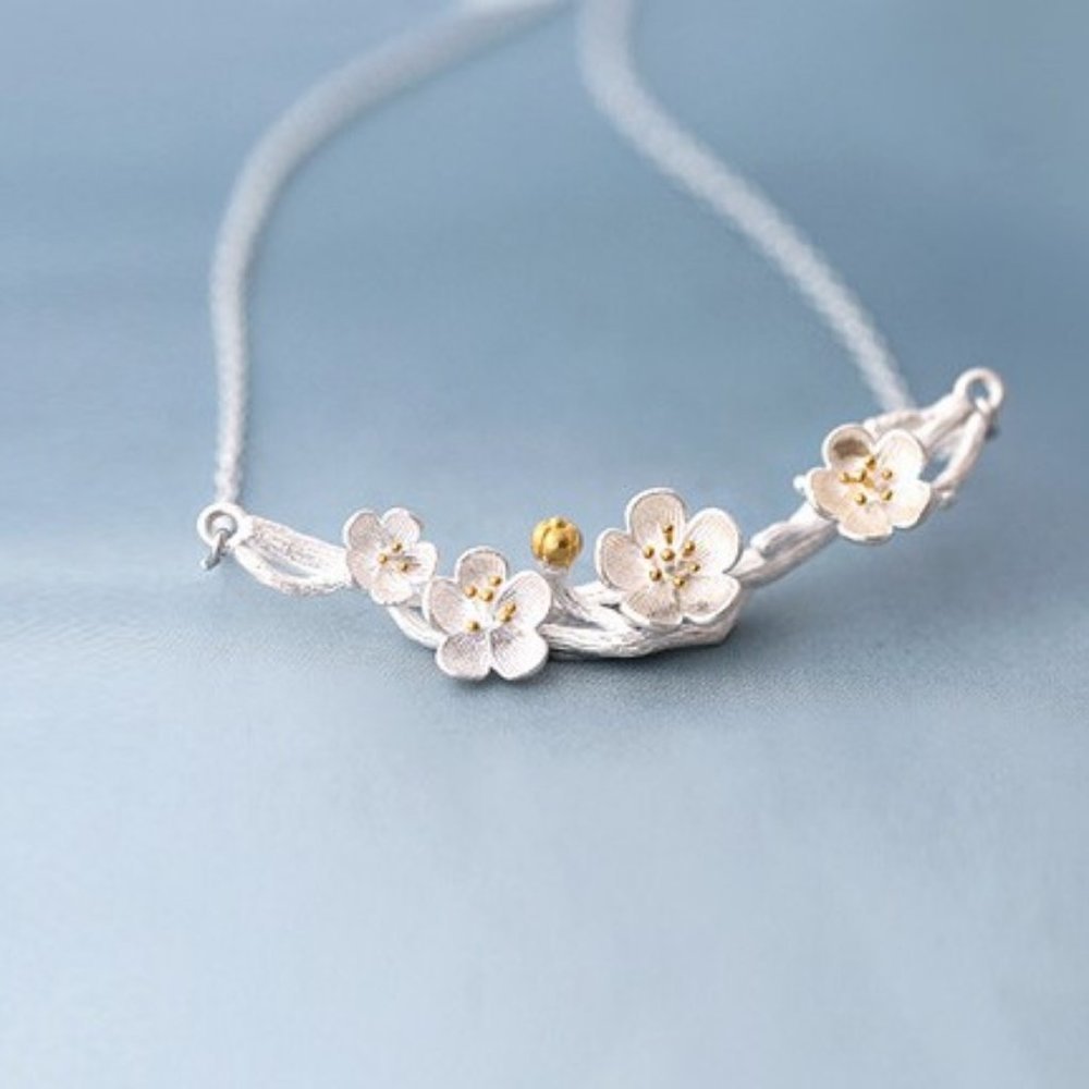 NEW 925 Sterling Silver Flower Necklace